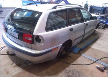 Klapa tylna kompletna VOLVO V40 lift