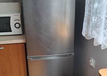 sprzedam lodówkę MPM 215-kb-39 w kolorze inox. Stan bdb-. - to ryski na drz