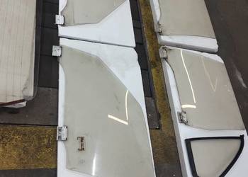 BMW e30 sedan brązowe szyby