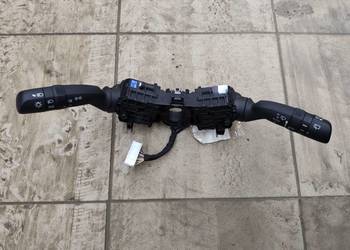 Yaris Cros 2024 przełącznik zespolony