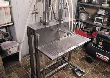 Nalewarka dwugłowicowa  półautomatyczna -stal nierdzewna