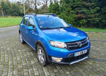 Dacia Sandero Stepway Laureate 0.9 Benz, Navi, Klima, Parktronic, Tempomat