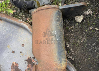 New Holland T8 - wspornik kolano tłumika 87588160