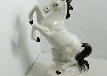 Duża ceramiczna figurka KOŃ stający dęba – Vintage ITALY 42 cm