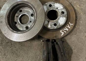 Tarcze klocki przód toyota yaris I 234 mm