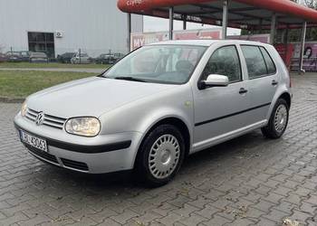 Volkswagen Golf 4 1.6 benzyna Niski Przebieg