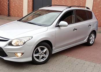 Hyundai i30 ** 1.4 benzyna 109KM * 2011 rok * Niski Przebieg **