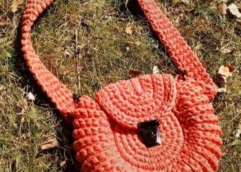 Torebka "Oreo" crochet wykonana z włóczki lureksowej, ręcznie robiona