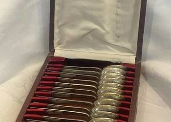 Elegancki zestaw 12 srebrnych łyżeczek – próba 900