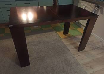Sprzedam stół plus 6 krzeseł gratis!