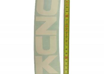 NAKLEJKA "SUZUKI" NA BAK SUZUKI DR600R 1986-1988 NOWA ORYG 6812014A0014L