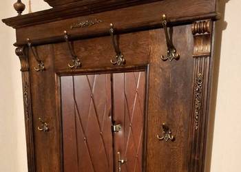 Stara Drewniana Garderoba