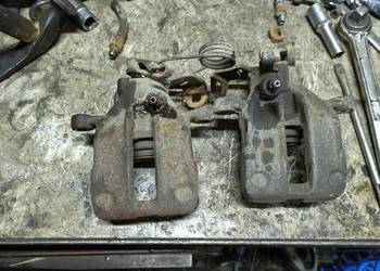 Zaciski hamulcowe tylne audi a6 c4