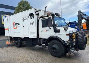 Mercedes Unimog pojazd 2 drogowy kolejowy na tory