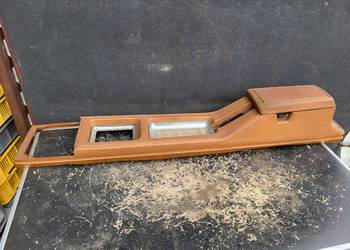 PODŁOKIETNIK FORD MUSTANG MK II 1974 1978 SCHOWEK