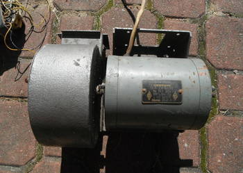 Silnik DT-75W z dmuchawą 2800 obr/min 220V 0,4A STU-DT-75