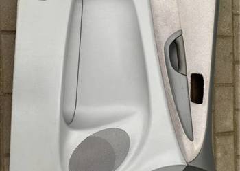 Boczki przód Toyota Previa 2000 r