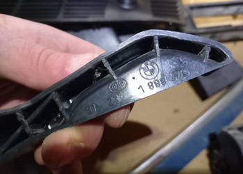 bmw e30 rączka otwierania uchwyt  maski 1888479 przedniej