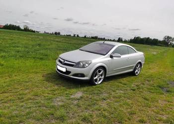 Opel Astra 1.9 CDTI 150 KM Twintop xenon alu 18