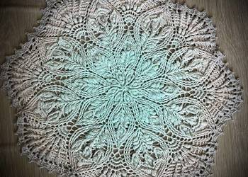 Serwetka szydełkowa reliefowa 3D