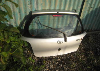 klapa tylna tył Toyota Yaris I 99-06 Srebrna japonia