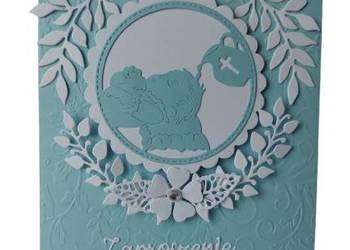 ZAPROSZENIA CHRZEST ŚWIĘTY DZIECKO NA PODUSZCE W SERWETCE K4 BŁĘKIT