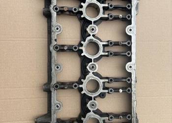 Pokrywa mocowanie walkow Audi a4 b6 2.0alt 06B103127R