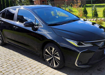 Toyota Corolla Sedan 1.8 Hybrid 140 KM Style | 11.2025 | 10 500 km