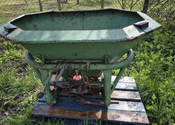 Rozsiewacz nawozu Amazone