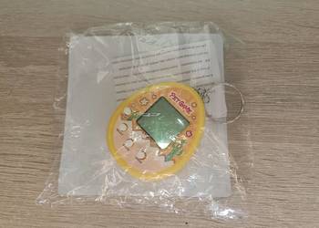 Brelok, wirtualne cyfrowe zwierzątko, tamagotchi, żółty