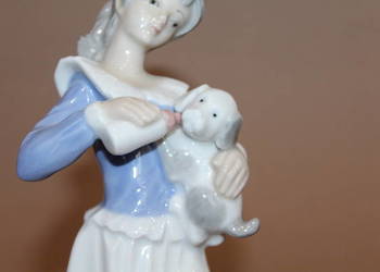 Figurka kobieta karmiąca psa Tengra nr 452 FiaF Figurka kobieta karmiąca psa Tengra nr 452 FiaF