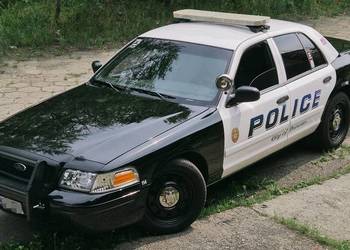 amerykański radiowóz Ford Crown Victoria Police Interceptor 2011