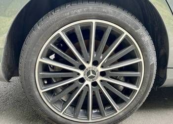 Sprzedam oryginalne felgi Mercedes r. 18 wraz z oponami