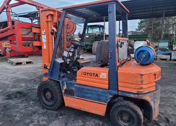 Wózek widłowy TOYOTA