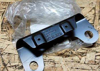 UCHWYT BŁOTNIKA LEWY PRZÓD AUDI A4 B8 8K0821467B