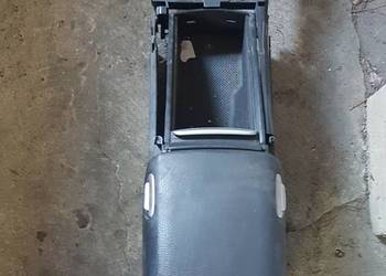 konsola środkowa podłokietnik Volvo V 70 2005 rok