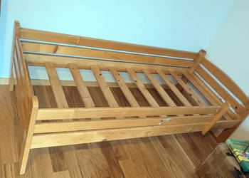 Łóżeczko, łóżko dziecięce drewniane dł. 196cmx60cm szer. z barierkami