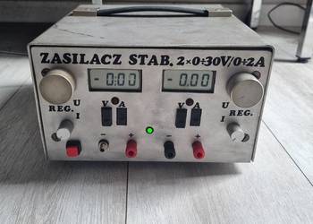 Zasilacz stabilizowany 2x0-30V / 0-2A