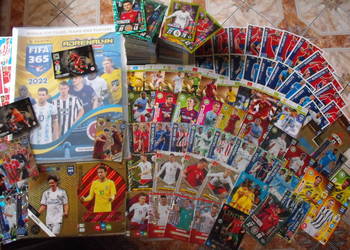 Kolekcja kart piłkarskich. Album i kolekcja 200 różnych kart