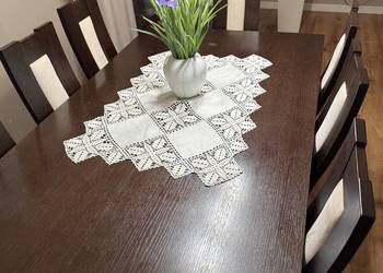 Stół rozkładany z krzesłami