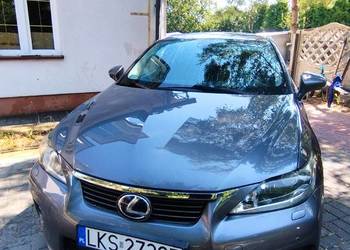 Lexus CT200H z 2012 uszkodzony