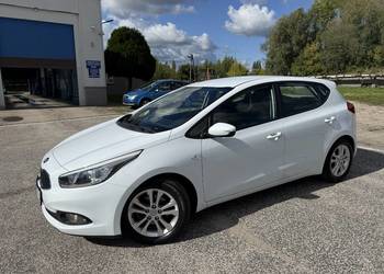 Kia Ceed 1.4 BENZYNA Klimatyzacja Nawigacja Kamera Cofania Pakiet Zimowy