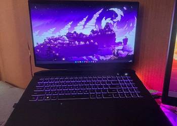 Laptop DreamMachines RTX 4050 i7-13700h