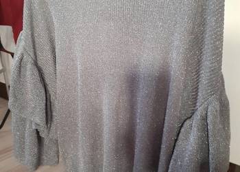 efektowny sweter bluzka z falbanami i srebrną nitką M