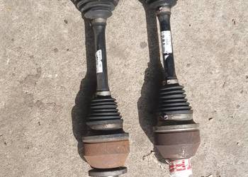 VW T5 2009 R LEWA 2.5 TDI PÓŁOŚ 7H0407271AL VW T5 2009 R LEWA 2.5 TDI PÓŁOŚ 7H0407271AL