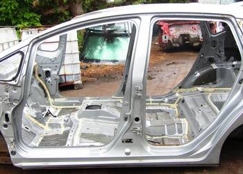 PRÓG SŁUPEK LEWY BOK NH823M HONDA JAZZ IV
