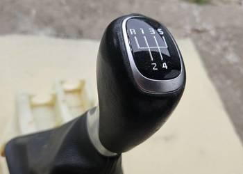 Wybierak biegów mieszek gałka Kia Rio IV 1.0 T-GDI 2017- 43700-F9100 EU