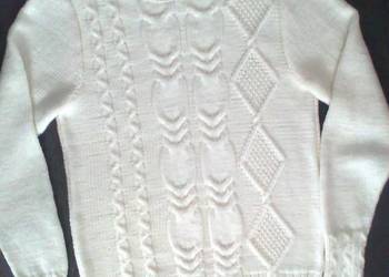 Sweter damski wykonany na drutach