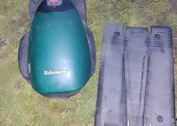 Robot koszący kosiarka automatyczną Robomow RC 304