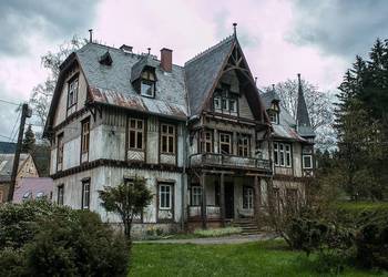 Opróżnianie starych domów , piwnic , mieszkań , garaży itp
